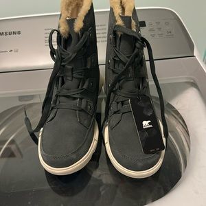 NWT NIB Sorel Explorer Next Joan 100g Waterproof Boots women’s shoe size 8